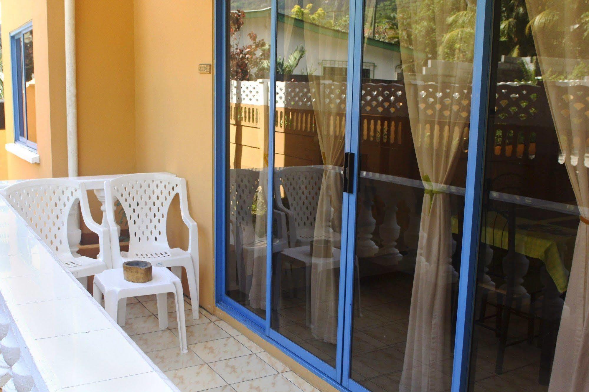 Vicky'S Holiday Apartment Beau Vallon (Mahe) Exterior foto